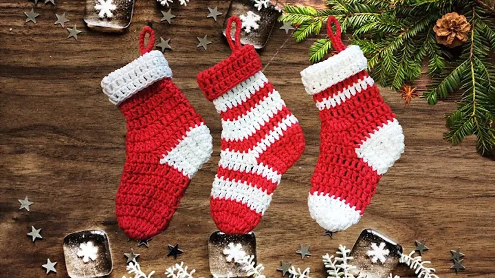 Новогодние носки крючком / Носки на елку / Christmas socks